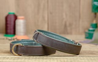 Lederhalsband "Klassik-Premium" braun/gr&uuml;n 55cm/35mm Eisen verchromt (silber)