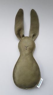 Wurfspielzeug "Hase" aus Naturleder