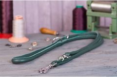 Lederleine "rundgen&auml;ht" rot / silberfarben...